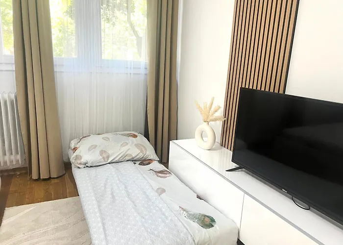 Roosevelt Center Apartament *